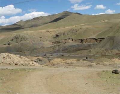 Ninja miners have no incentive to repair the land they mine, so the valley ends up destroyed. You won't see these pictures in travel guides.