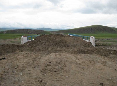 Mongolia is making real gains in road improvement, but they completely close the new routes while in progress. 