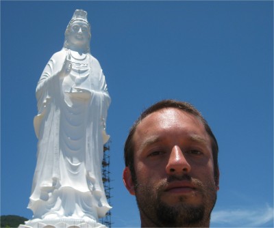 This huge Buddha on the hillside overlooking  Đà Nẵng is giving the A-okay sign.