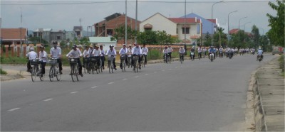 On the drive from Hoi An to My Son, I pulled my motorbike over to get a snap of this student mob going to lunch (it was noon).